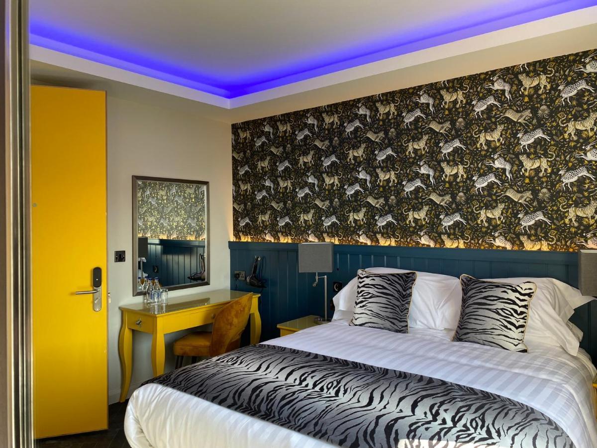 Hotel Crown Quarter à Wexford Extérieur photo